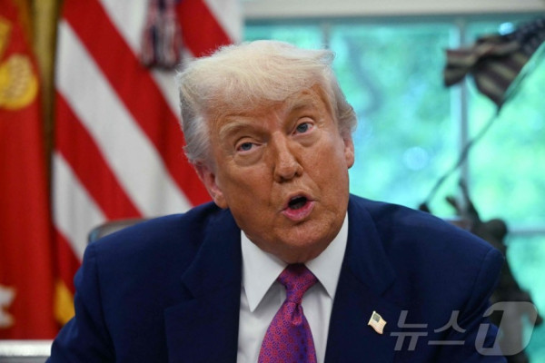 도널드 트럼프 미국 대통령이 20일(현지시간) 워싱턴 백악관에서 “중국과 러시아, 북한의 공격에 대비한 미국판 미사일 방어망인 